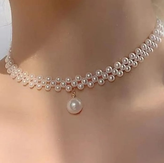 Stylish choker for girls